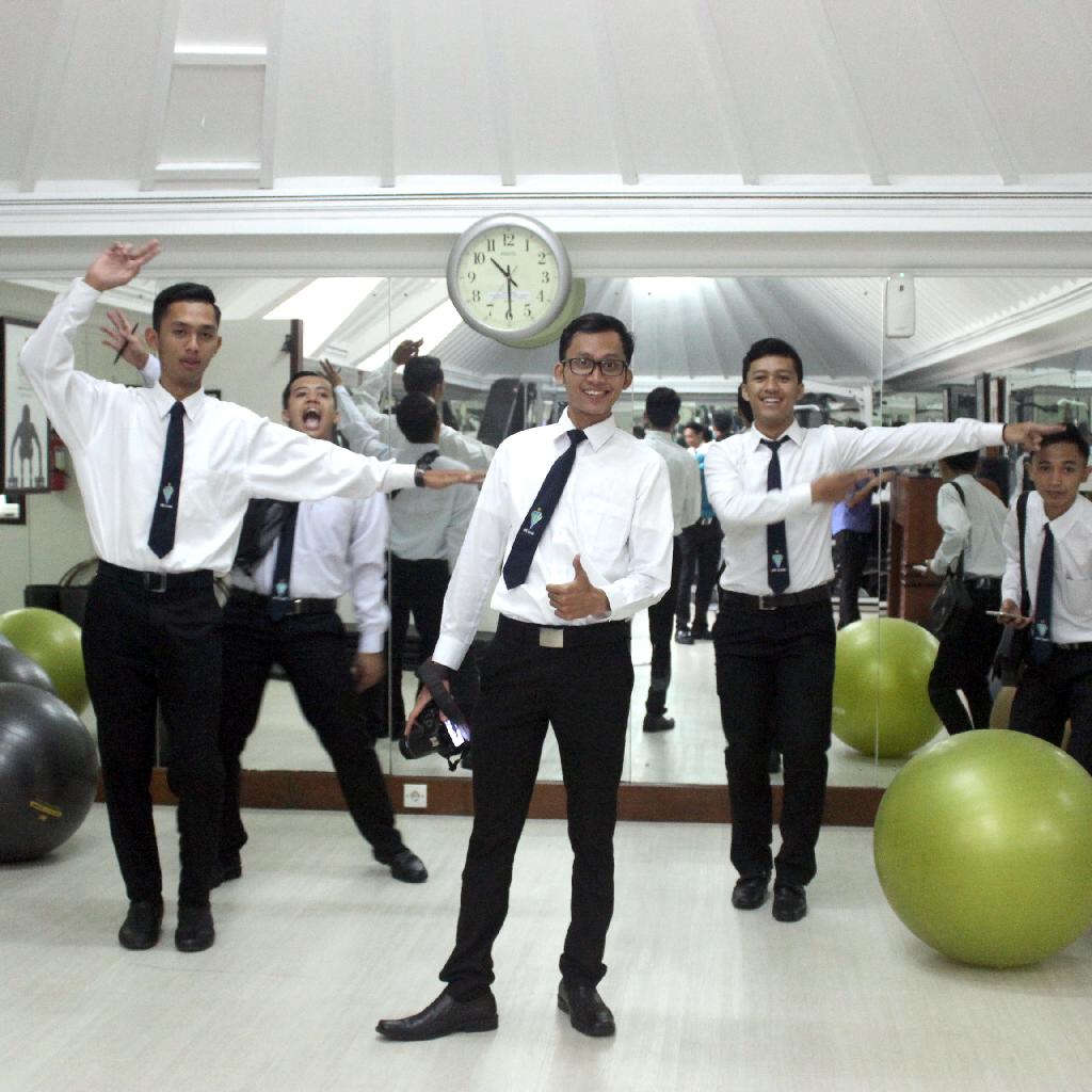 BATCH XLIII Hotel tour at Melia Purosani 